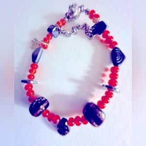 Free💰 Add 1 to bundle Black & Gold Art glass, red beads w paw charm +/- 7”